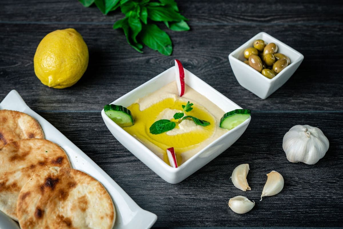 Hummus served with Pita & pita chips