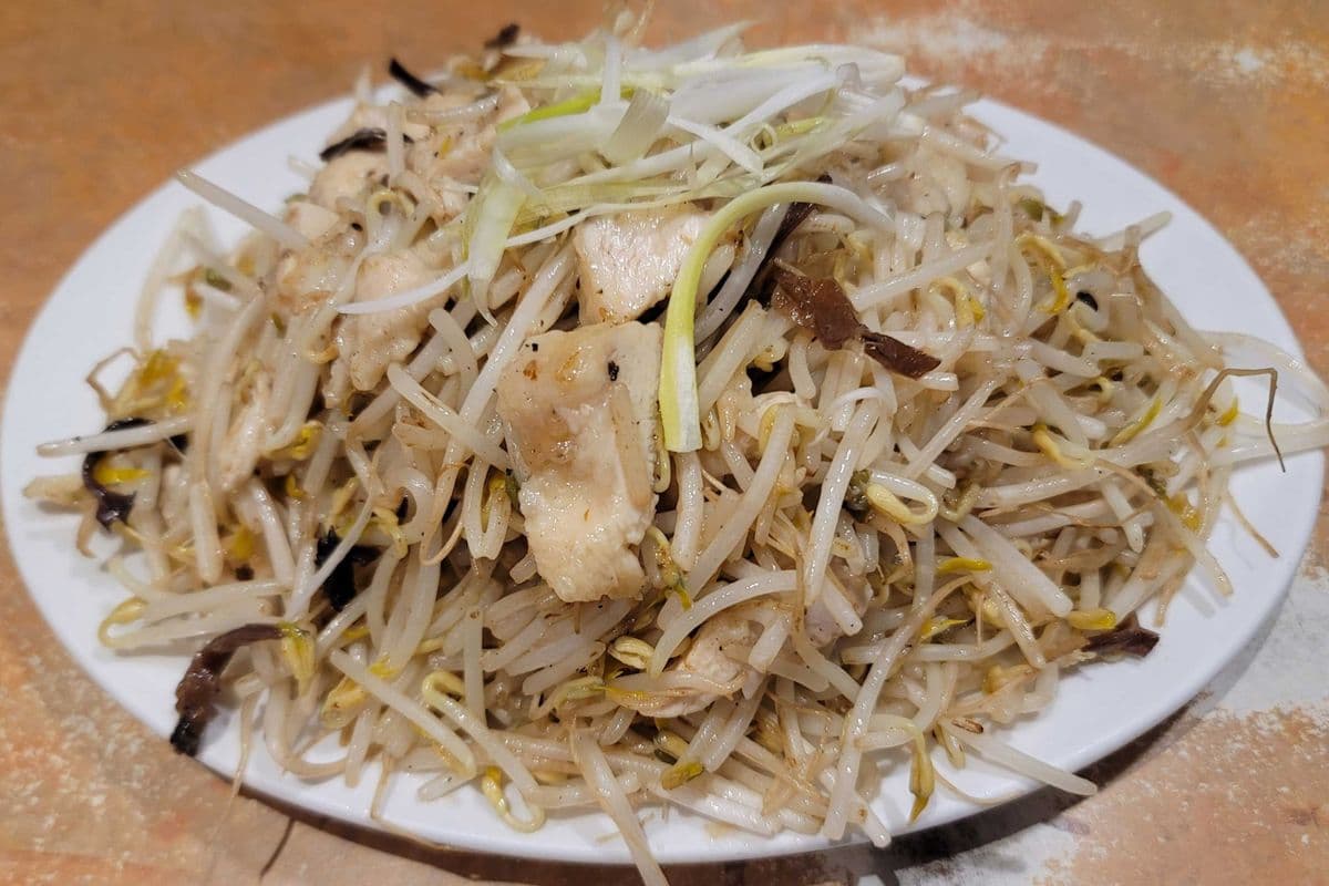 15. Mooshi Chicken with Four Pancakes