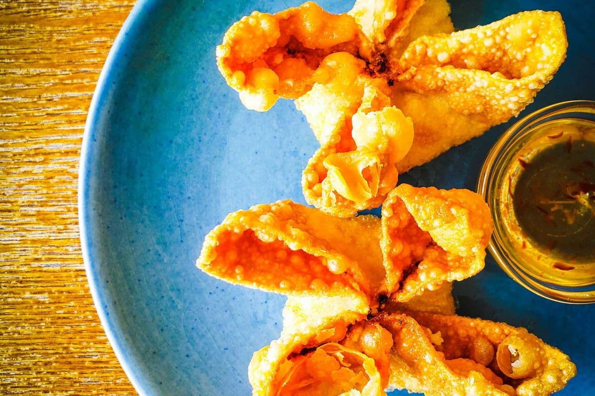 Crab Rangoons (2 pcs)