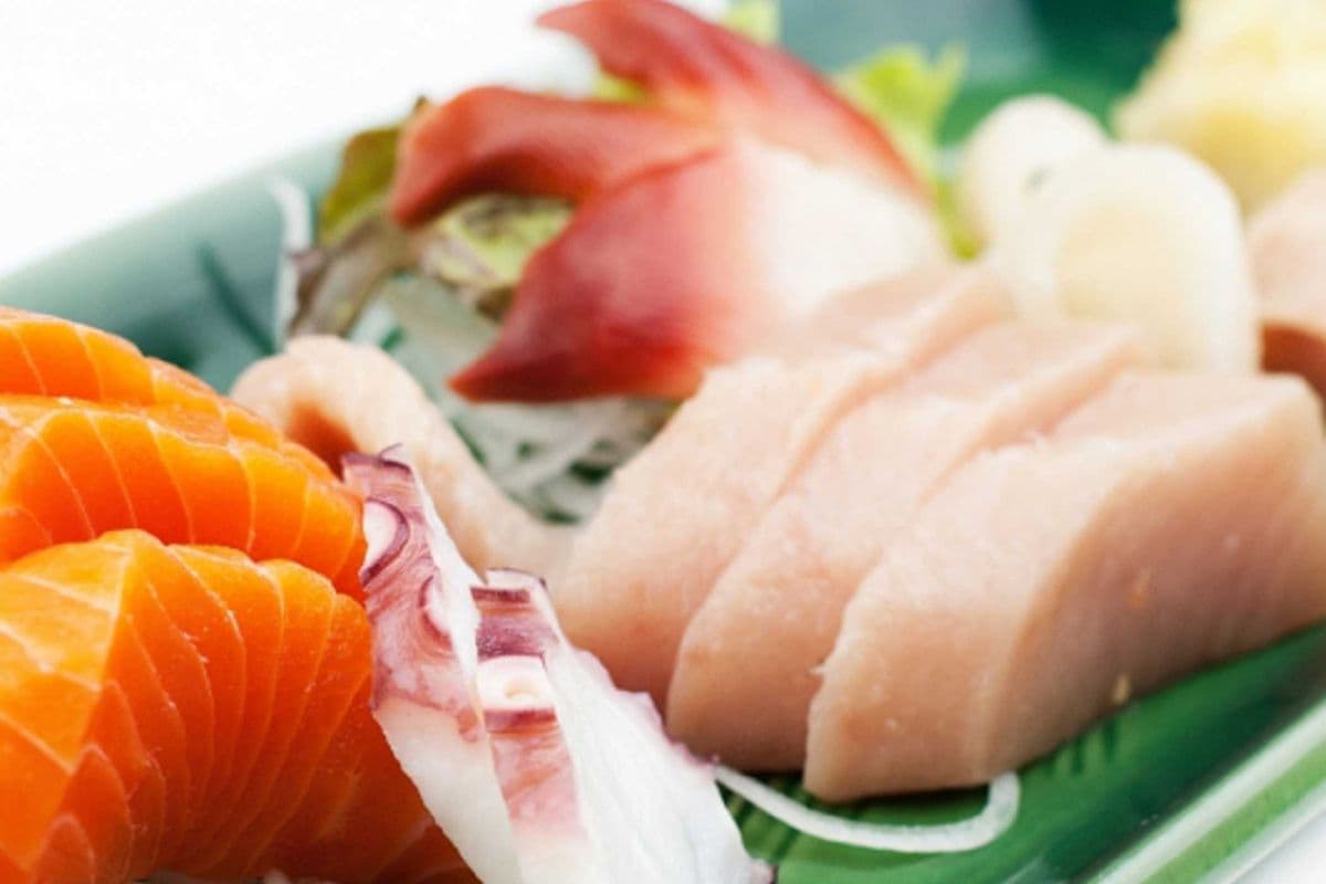 Assorted Sashimi (15pcs)