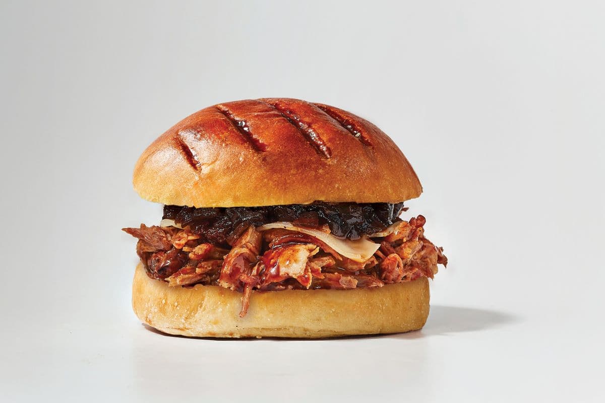 Sandwich au porc effiloché BBQ / BBQ Pulled Pork Sandwich