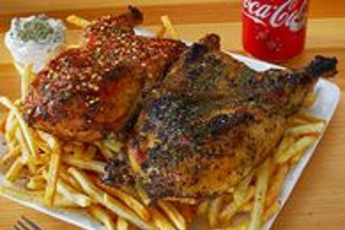 Poulet entier avec grande frite 2 boissons / Whole Chicken with Large Fries and 2 drinks
