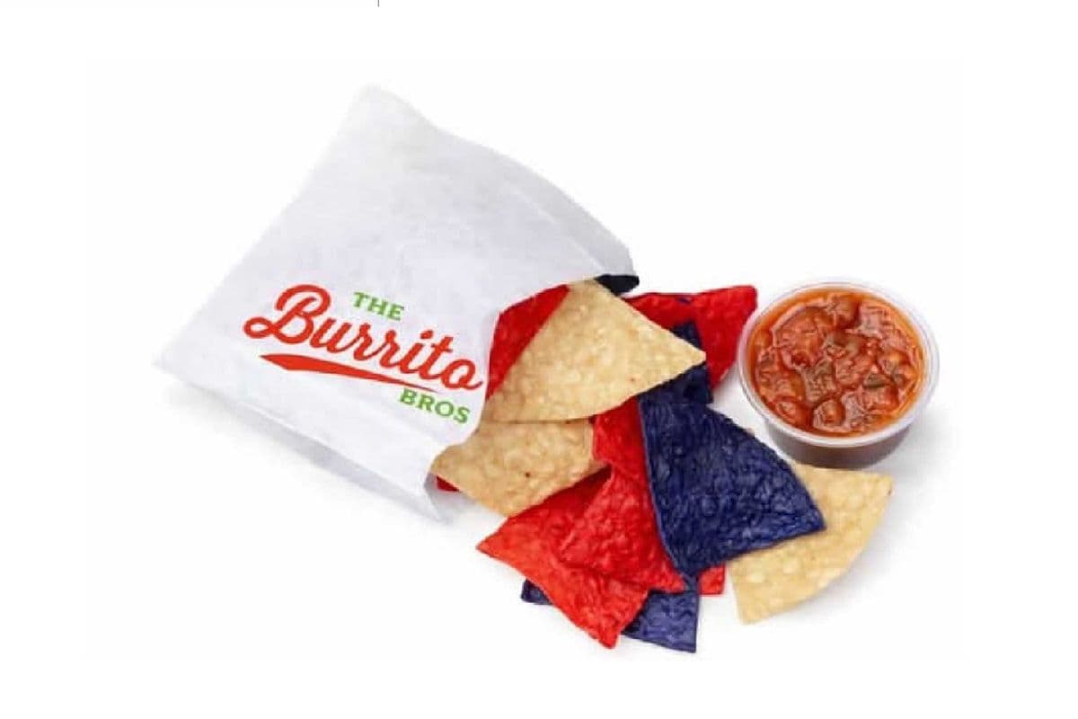 Chips & Salsa (310 cal)