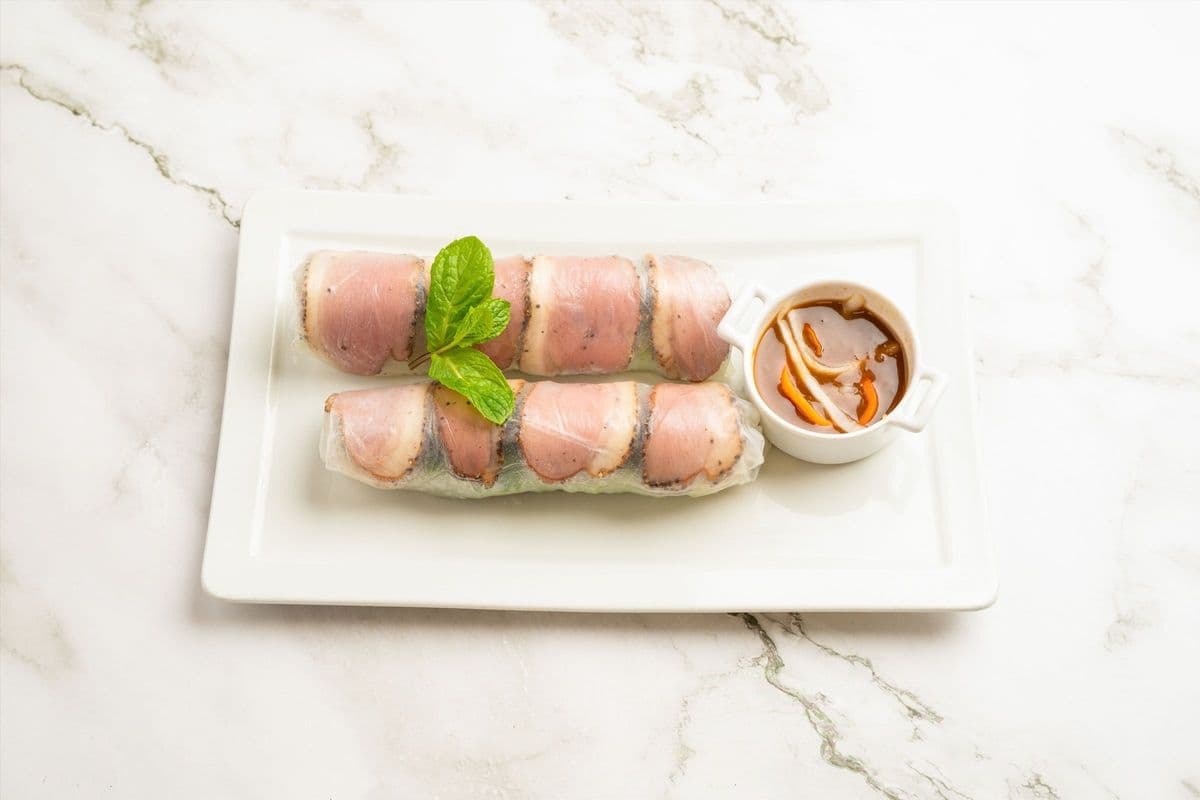Smoked Duck Rolls/Gỏi cuốn vịt hun khói
