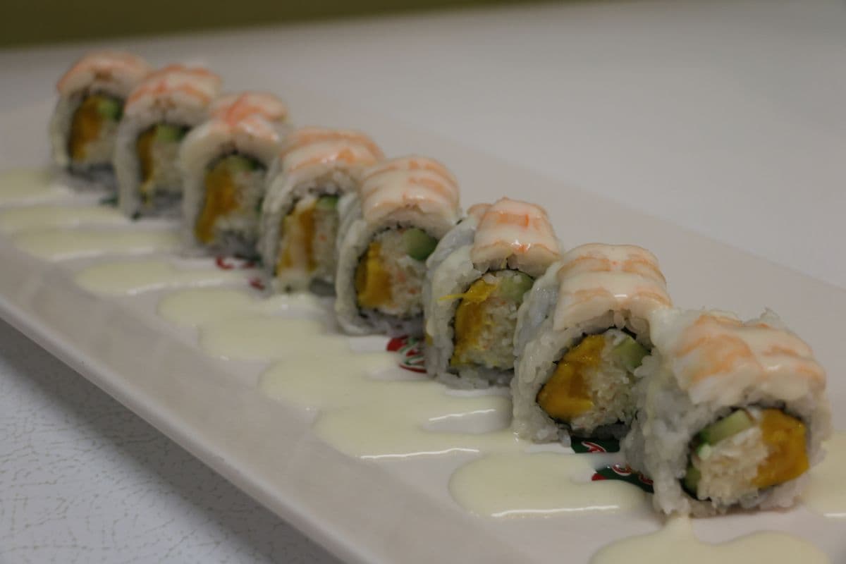 Mango Topia Roll (8 pcs)