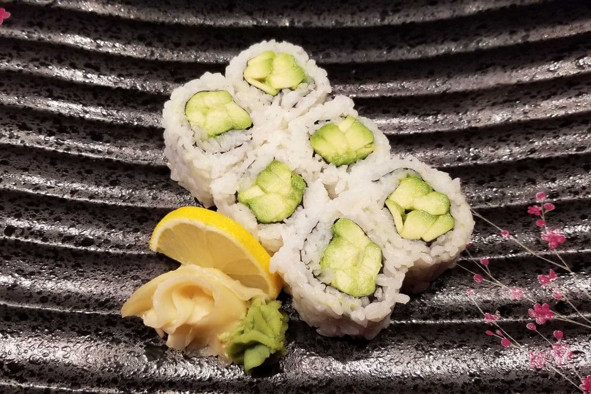 Avocado Roll (8 pcs)