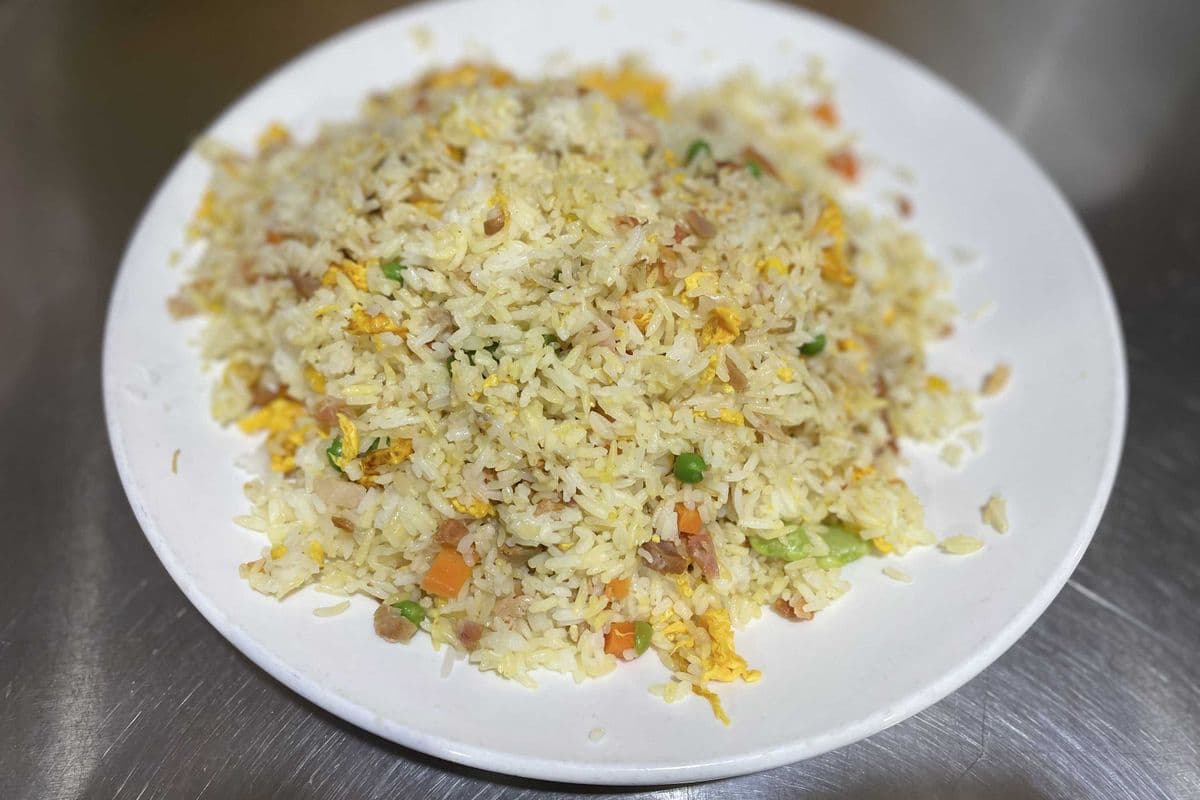 R4. BBQ Pork Fried Rice (叉燒炒飯)