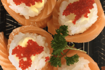 S19. Salmon Rose Sushi (4 pcs)