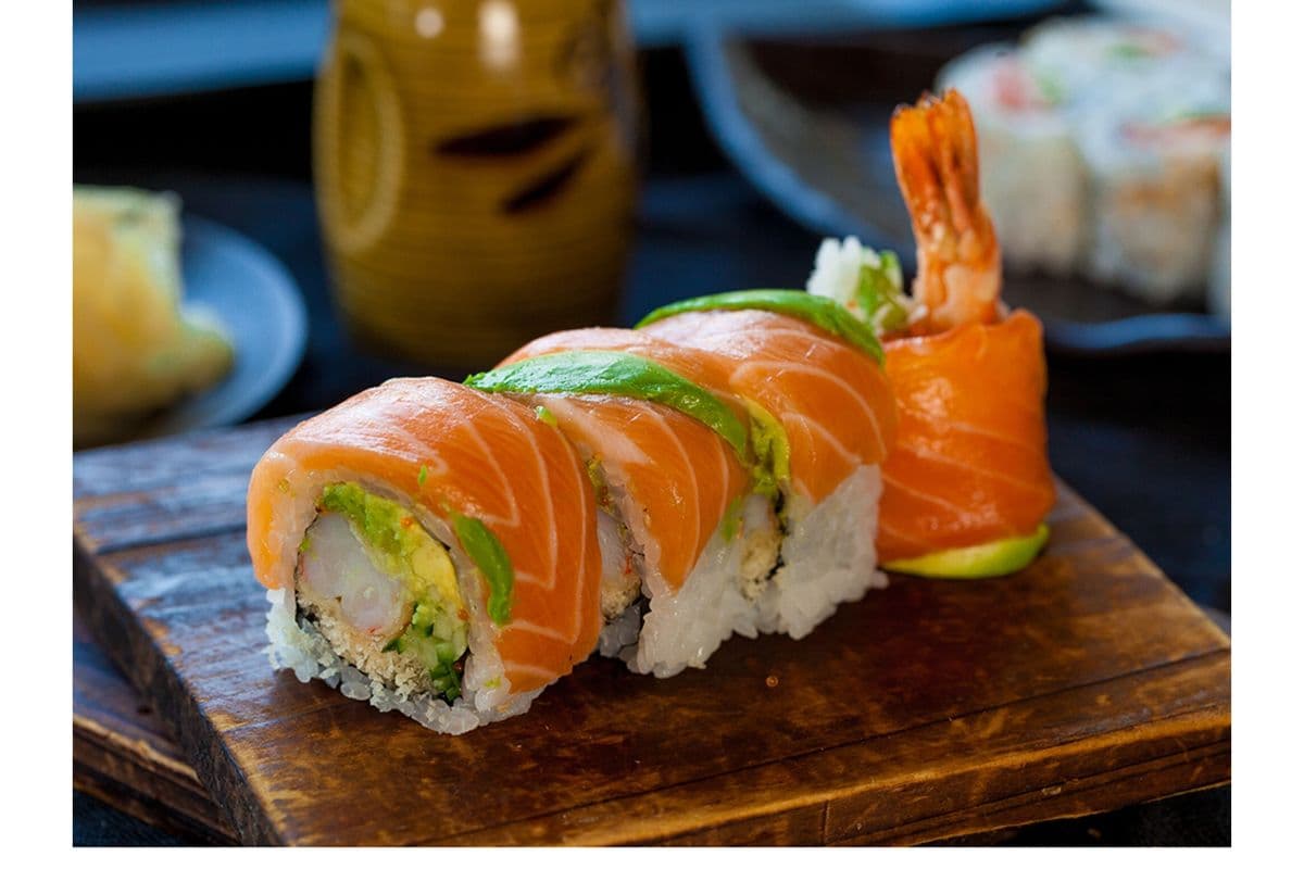 Golden Dragon Roll (8pcs)
