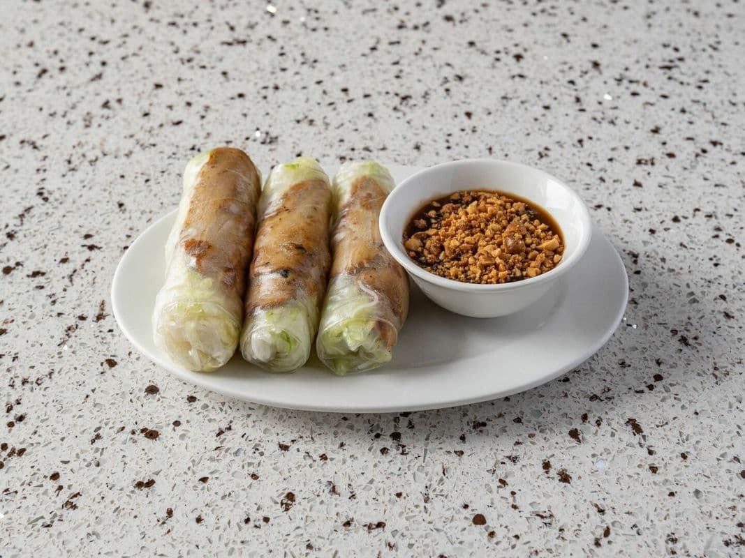 6. Fresh Salad Rolls with Shredded Pork, Chicken or Vegetables