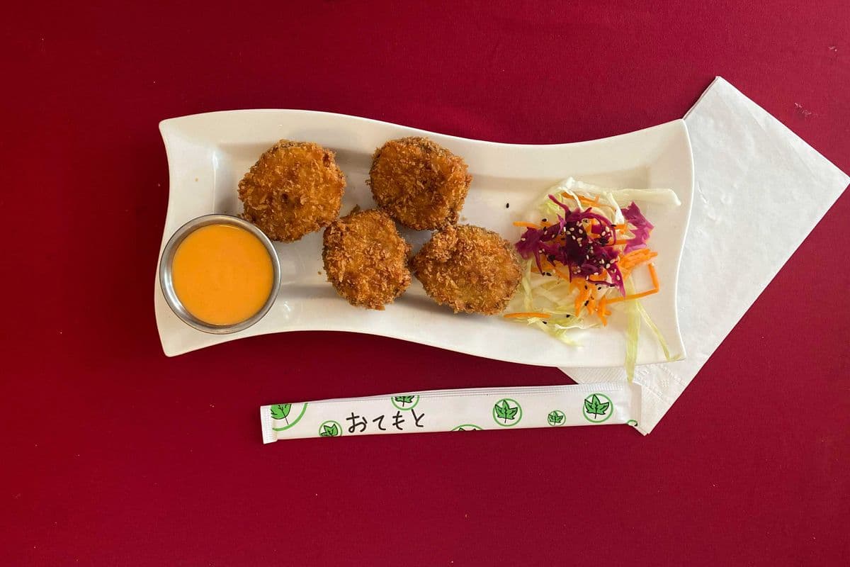 Maki japonais frit (4 mcx)