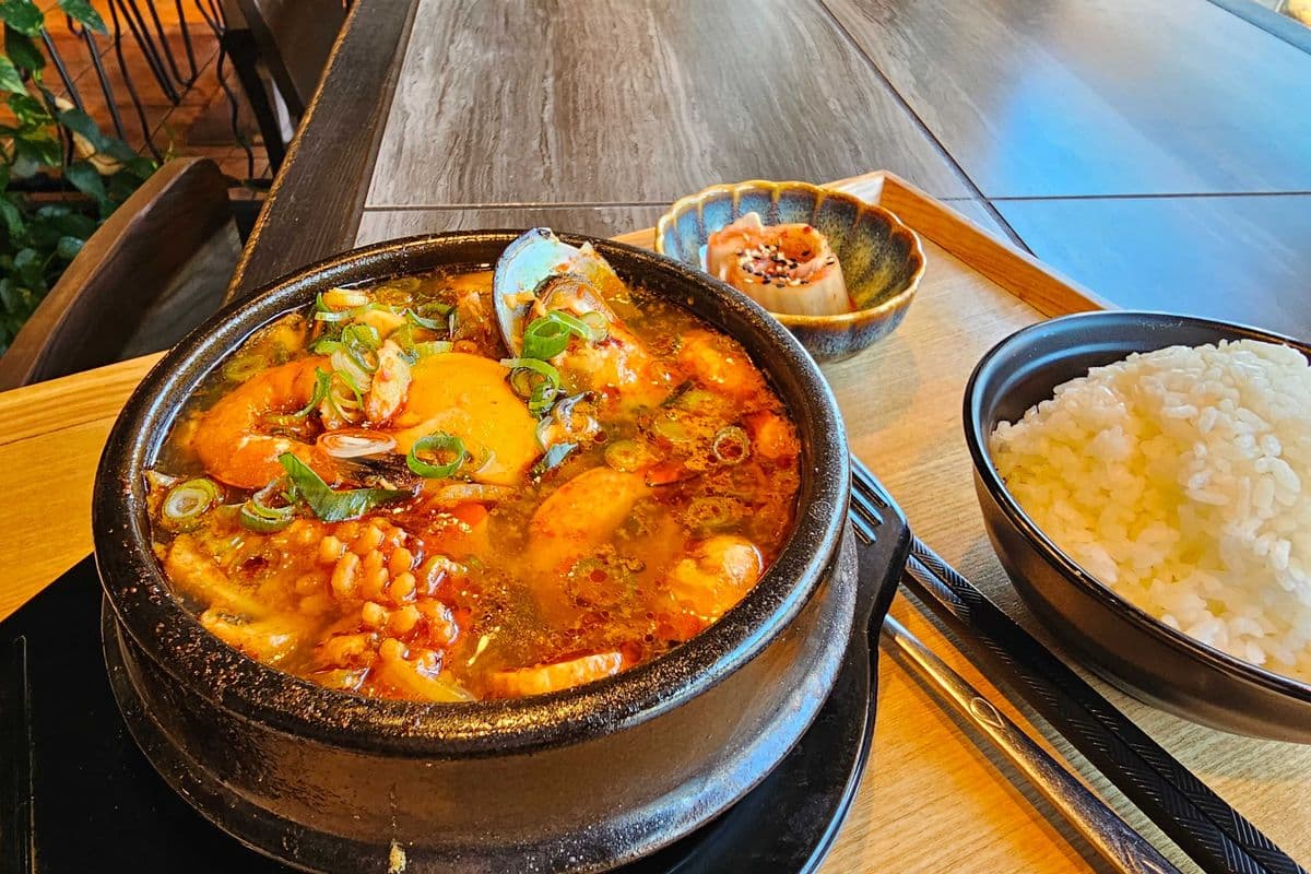 Soft Tofu Soup-seafood (spicy or white pick)