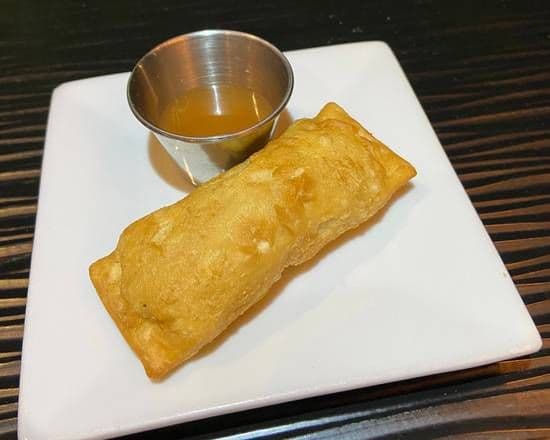 Egg  roll with chicken (1) / Rouleau aux oeufs Avec poulet (1)/