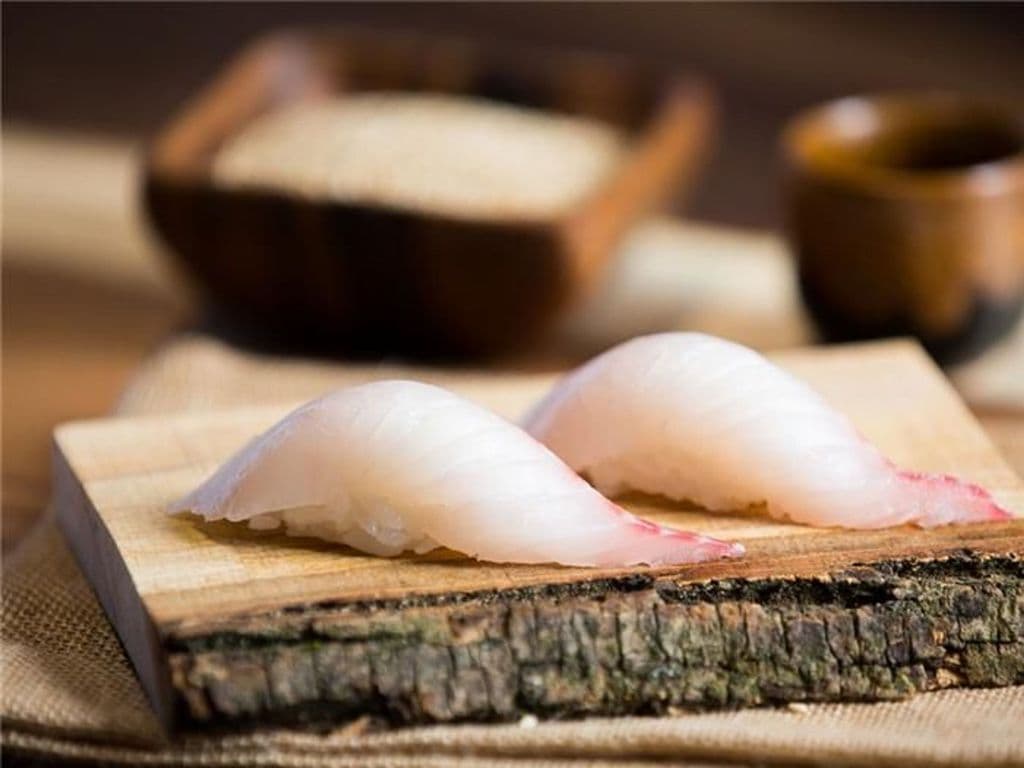 Red snapper (Tai )SUSHI