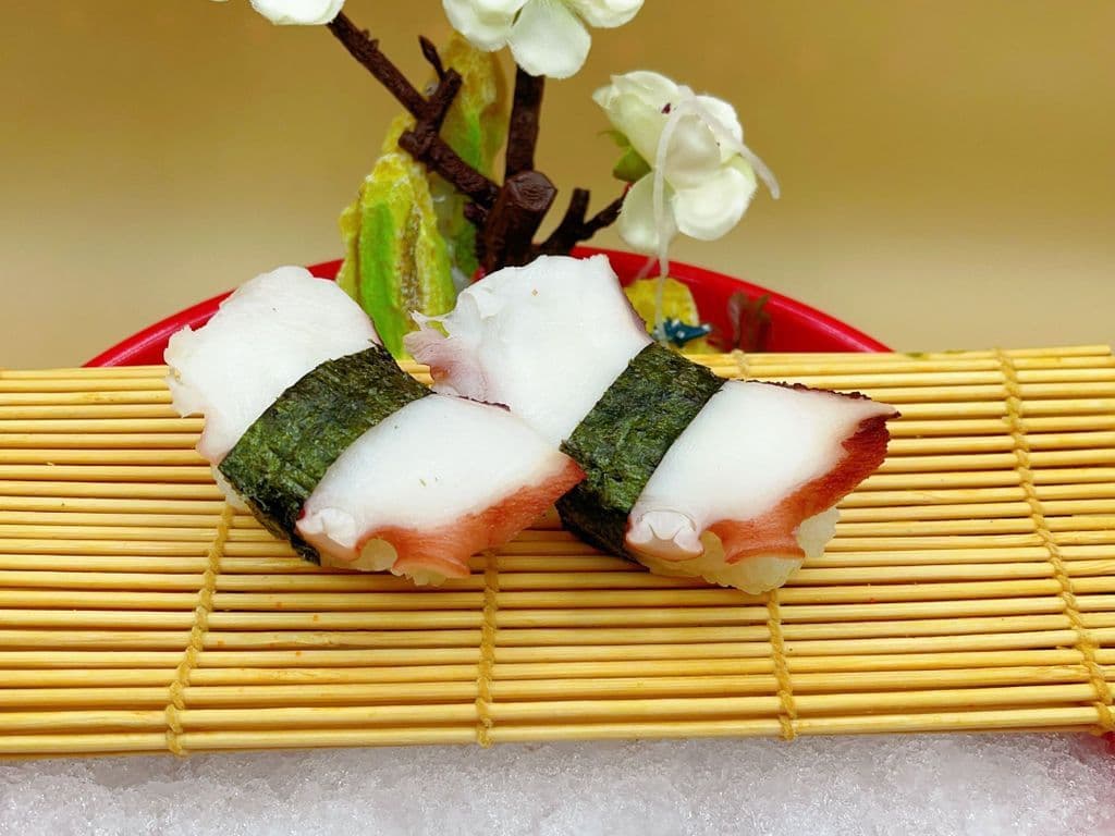 Tako Sushi (2pcs)