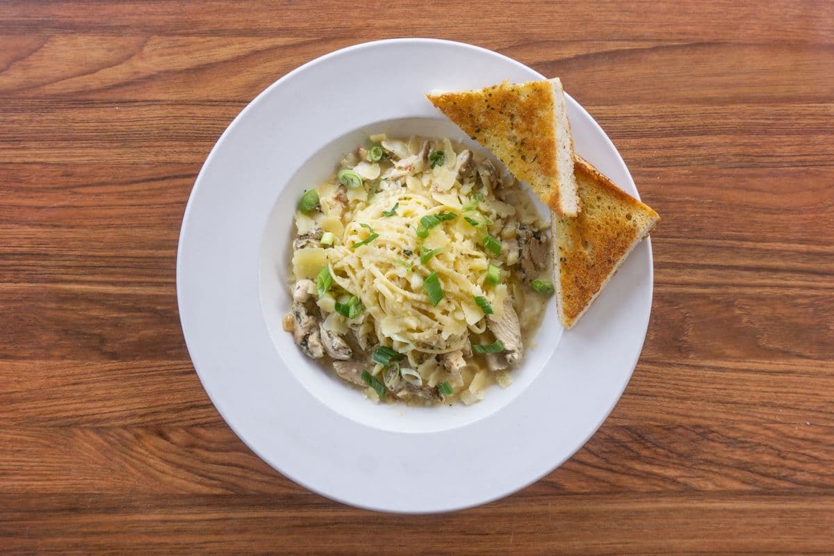 Chicken Alfredo Linguine