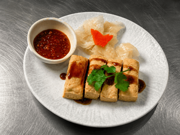 Deep Fried Stinky Tofu w/ Marinated Taiwanese Sour Cabbage / *New*炸臭豆腐