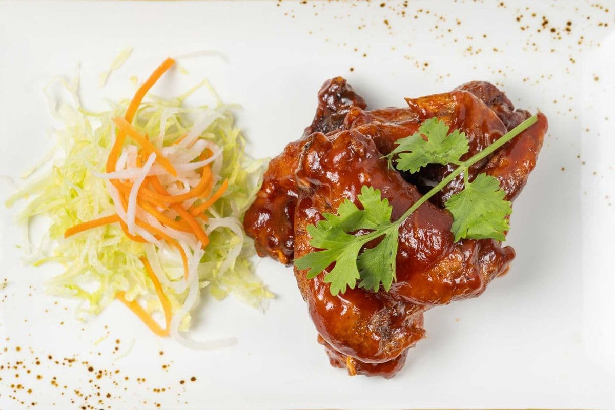 9. Fried Chicken Wings in BBQ Sauce (6 pcs)