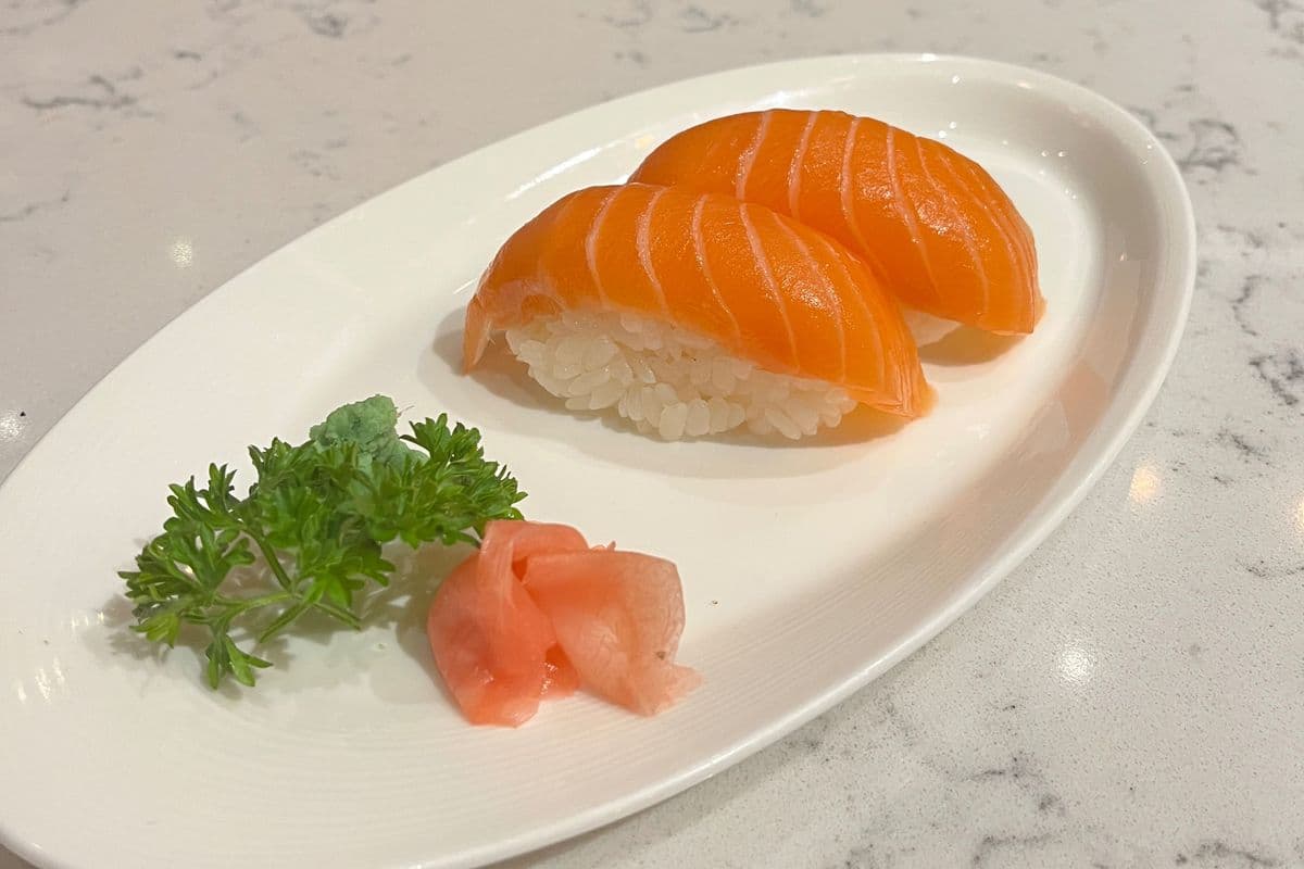 701. Sake (Salmon) sushi 2pcs