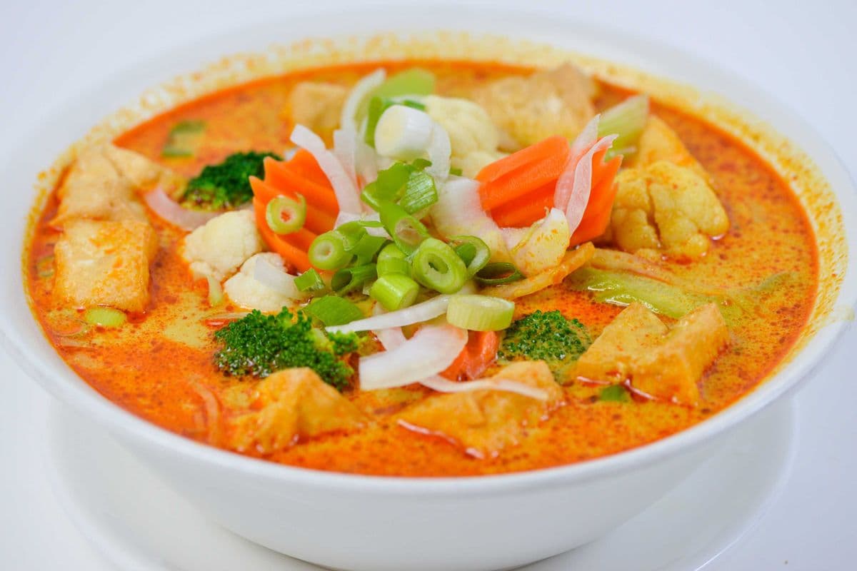 89. Curry Vermicelli Noodle Soup with Tofu and Vegetables - Bun Cari Dau Hu Rau Cai
