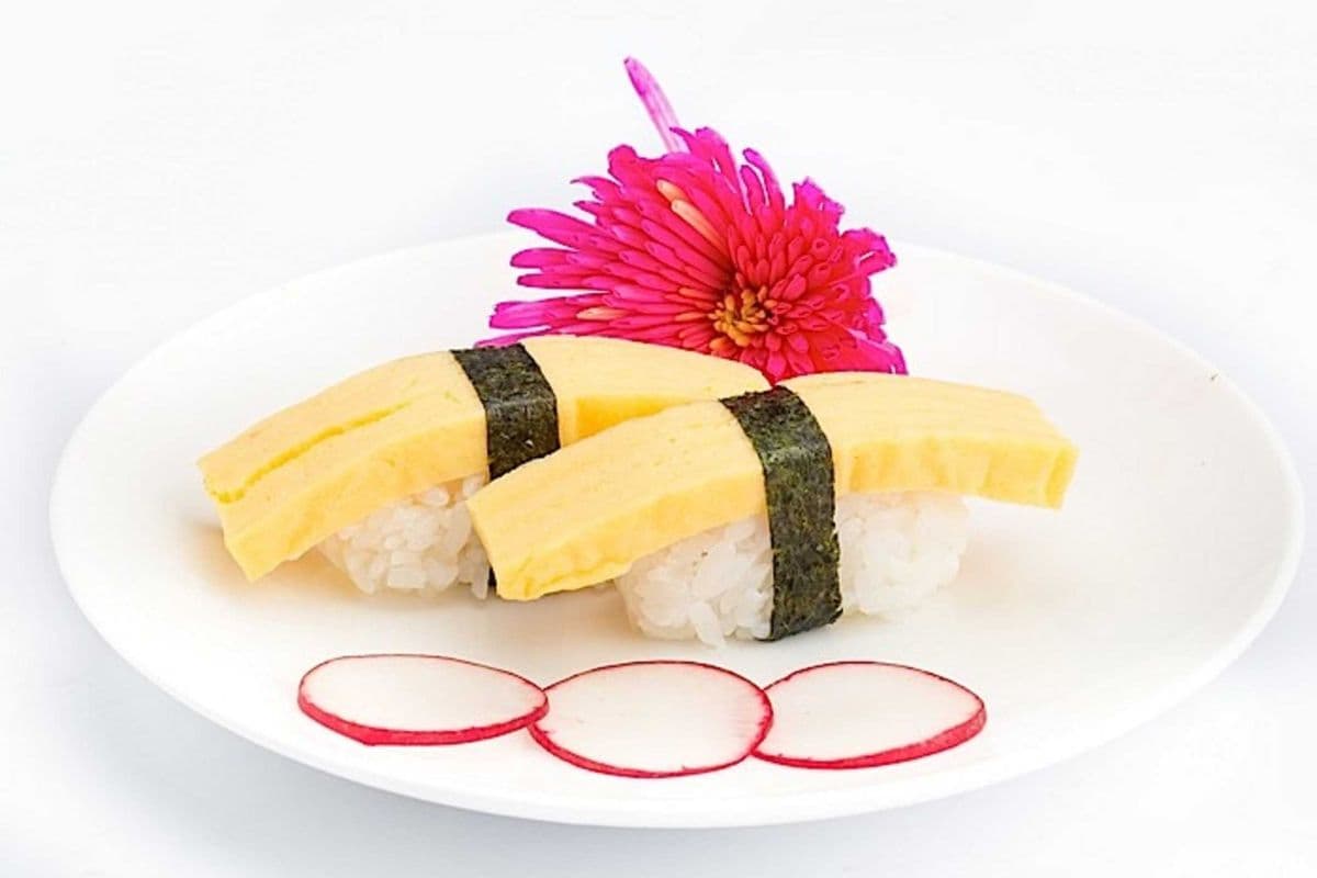 102. Egg Cake Sushi (Tamago) (2 pcs)