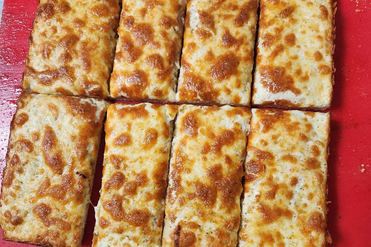 Garlic Cheesy Bread (Medium)