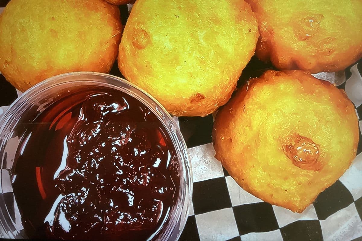 CORN FRITTERS (6pcs )