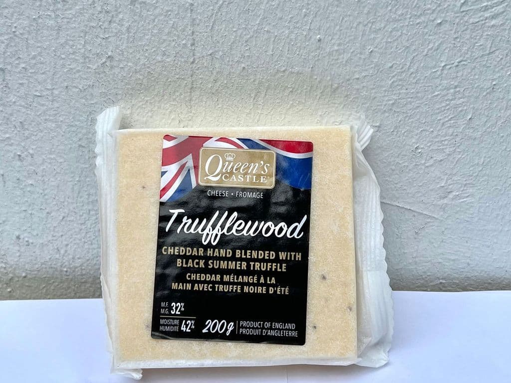 QUEEN'S CASTLE TRUFFLEWOOD CHEDDAR 200G