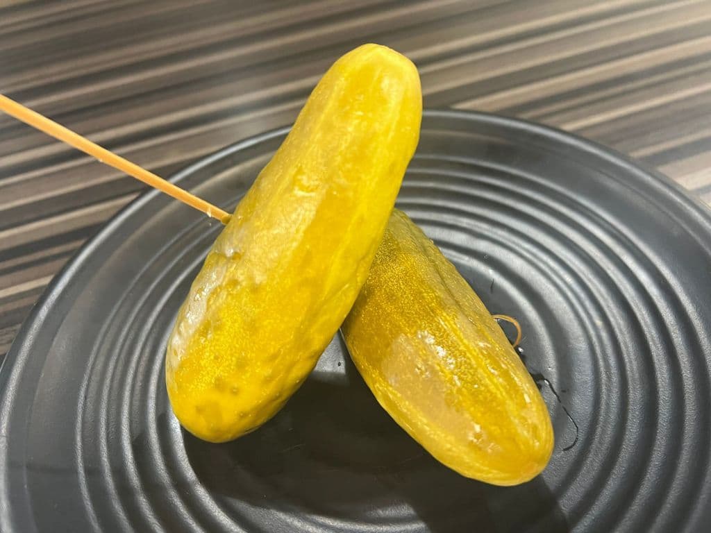 SIDE JUMBO PICKLES