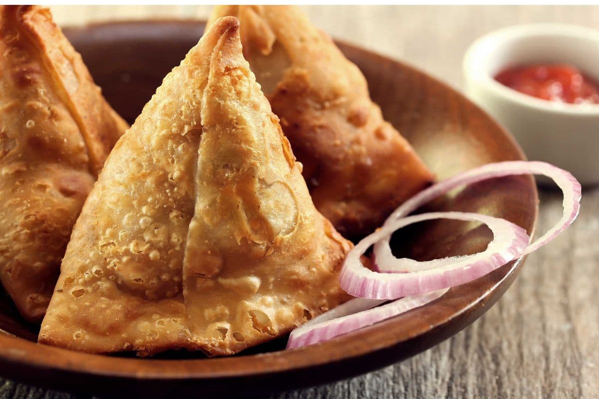 Vegetable Samosa Plate (3 Large)