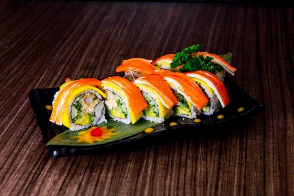 Tropical Dragon Roll (8 pcs)