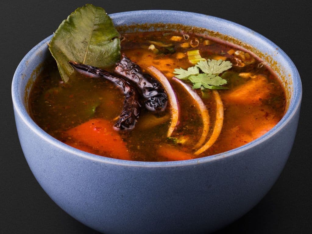 B2 Tom Yum (Lemongrass Soup) Large