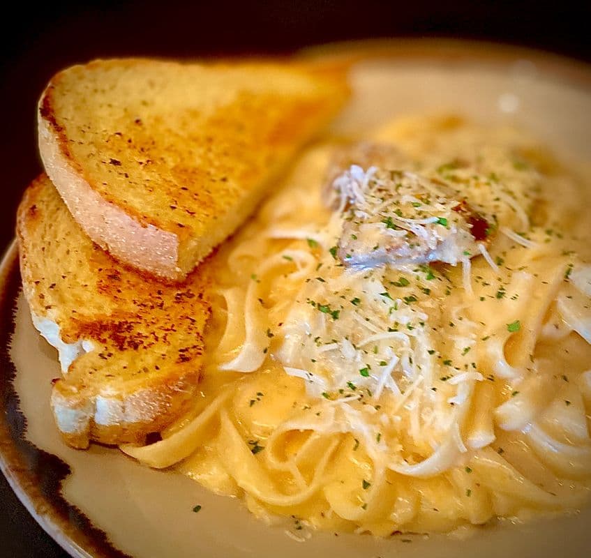Fettuccine Alfredo