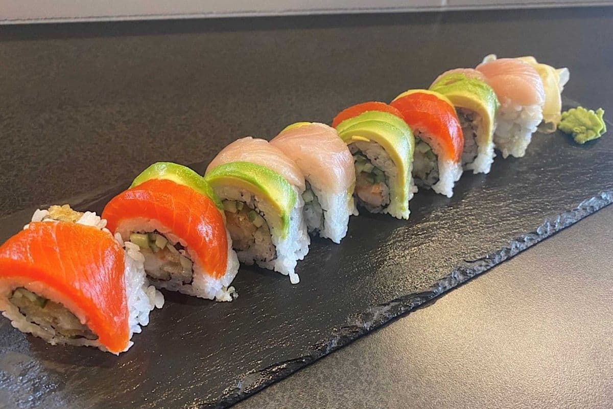 Rainbow Roll (8 Pcs)