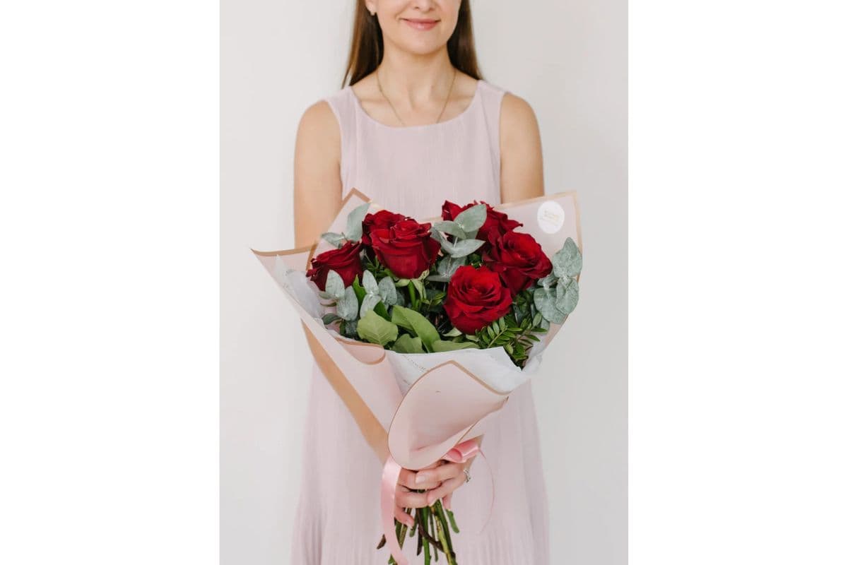 ⁠Half Dozen Roses Bouquet - Red Roses