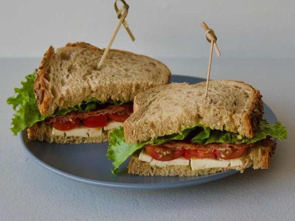 pesto mayo blt