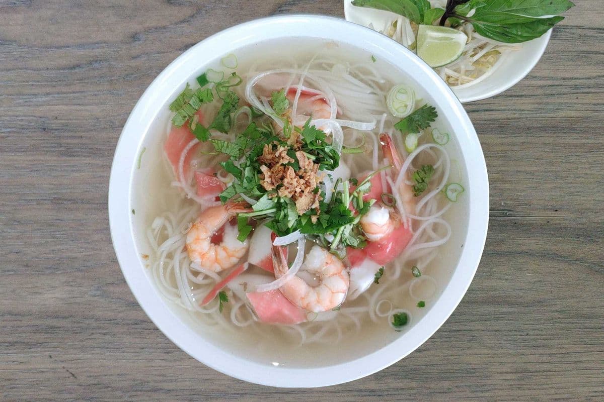 C7. Seafood Pho