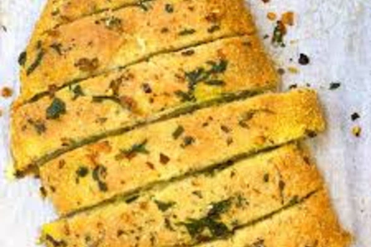 Spinach and feta garlic bread
