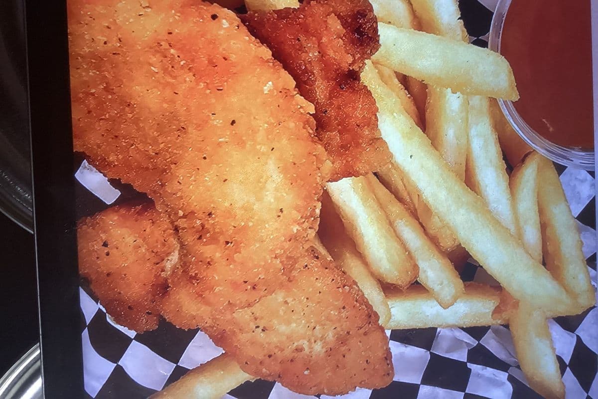CHICKEN FINGERS n FRIES (5pcs with fries )