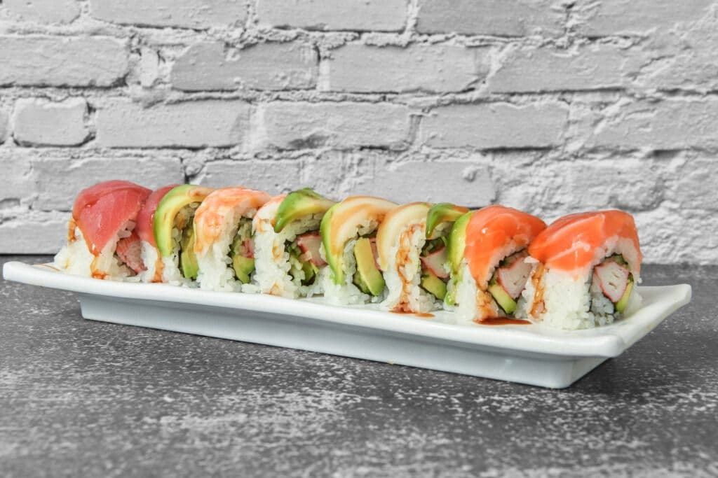 R7. Rainbow Roll (8 pcs)