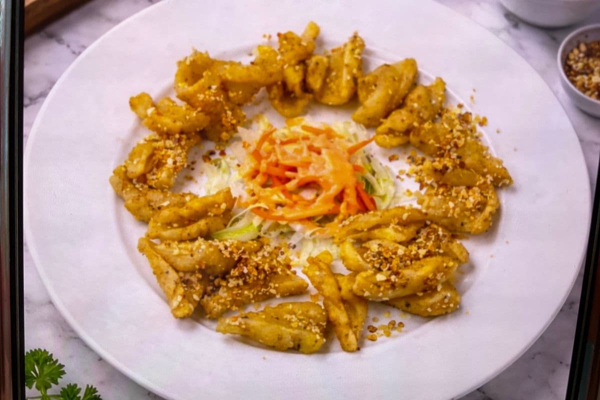 A9. Salt and Butter Calamari / Mực Chiên Bơ