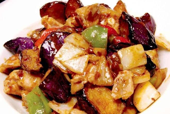 501. Eggplant with Chicken in Thai Bean Sauce