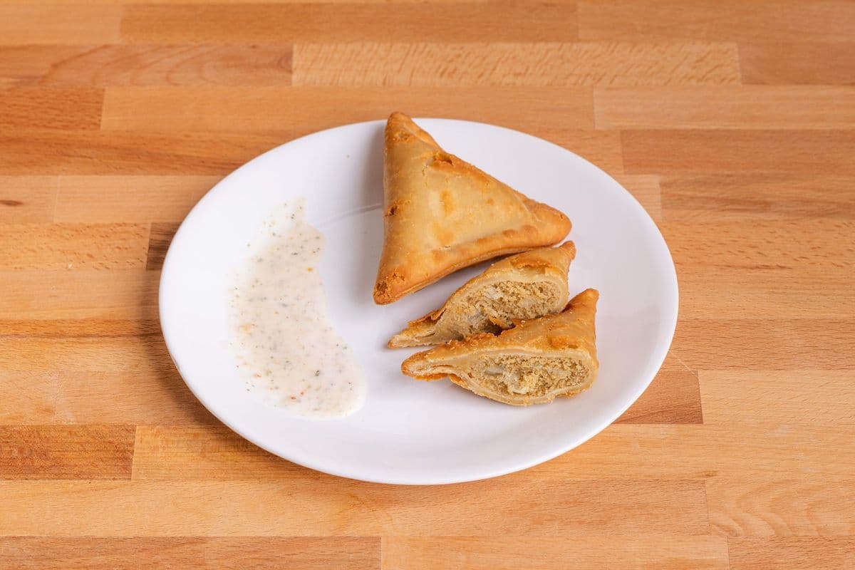 Chicken Samosas (2 pcs)