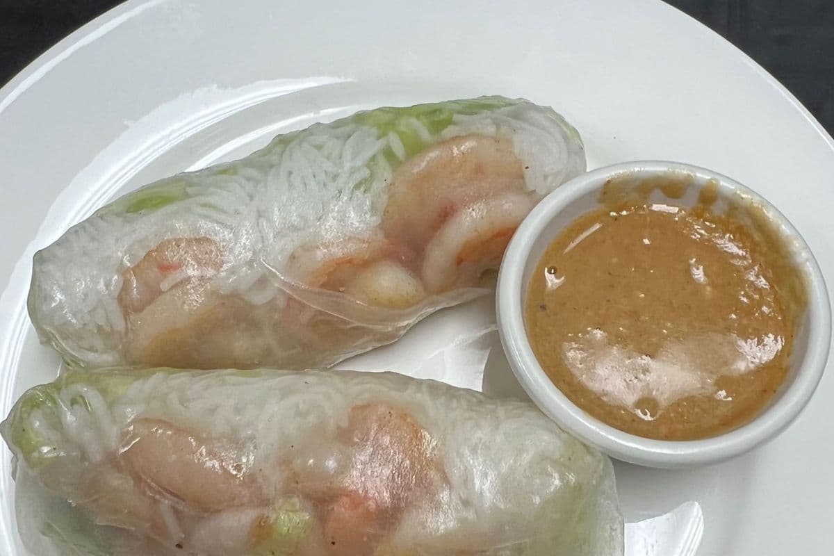 Salad Rolls (2 pcs)