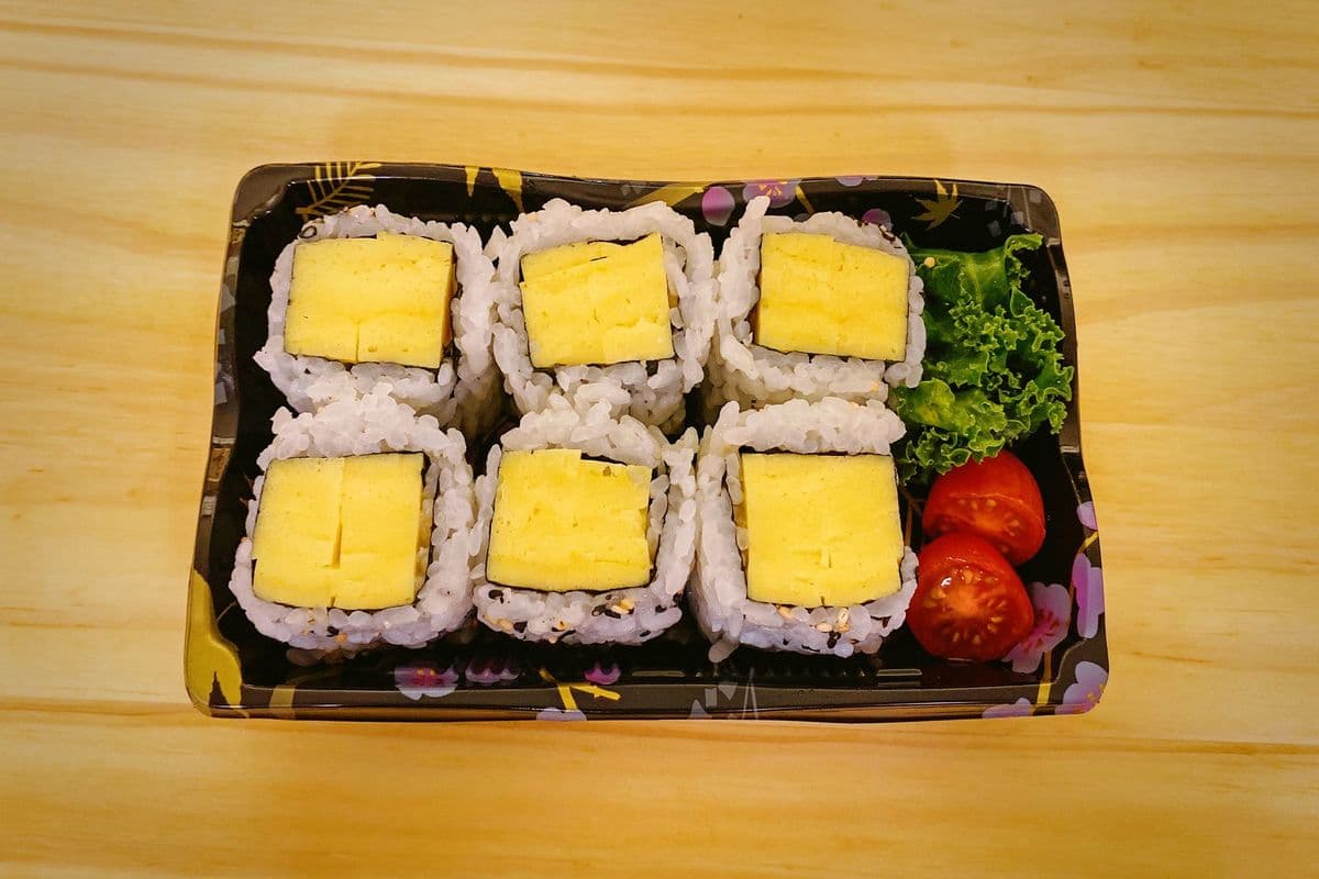 Salmon Cream Cheese (6 pcs)