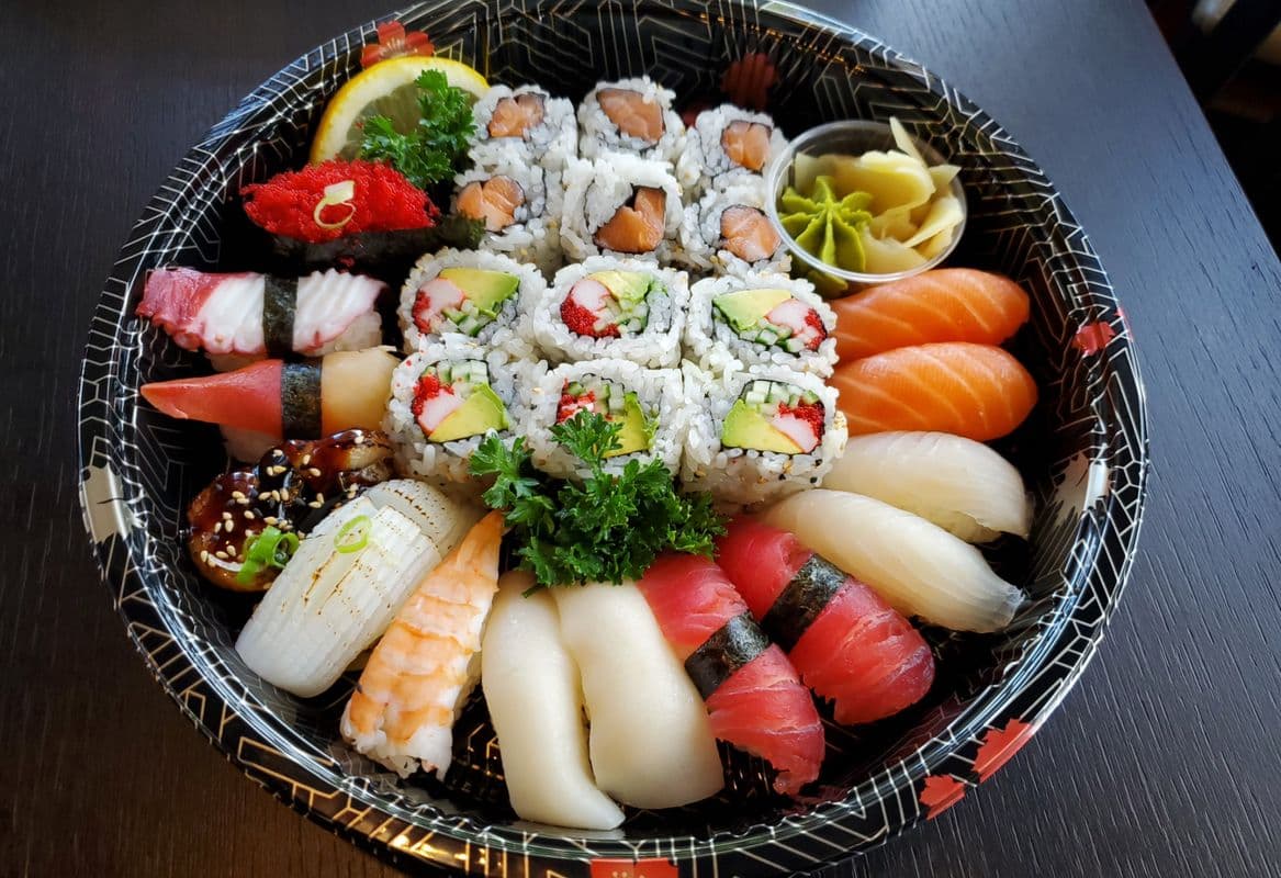 211. Sakura Sushi Set (26 pcs)