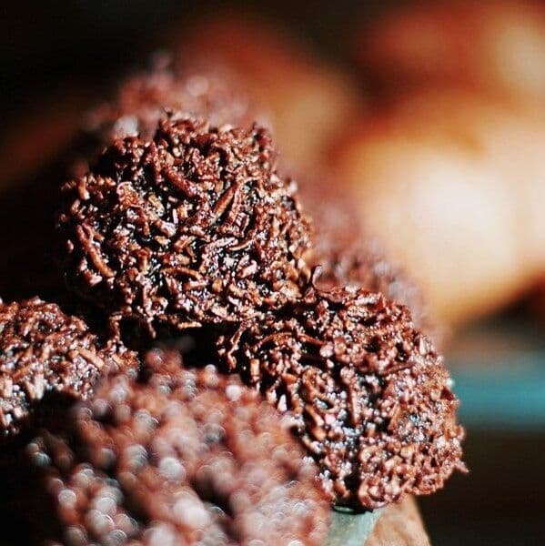Chocolate Coconut Macaroon
