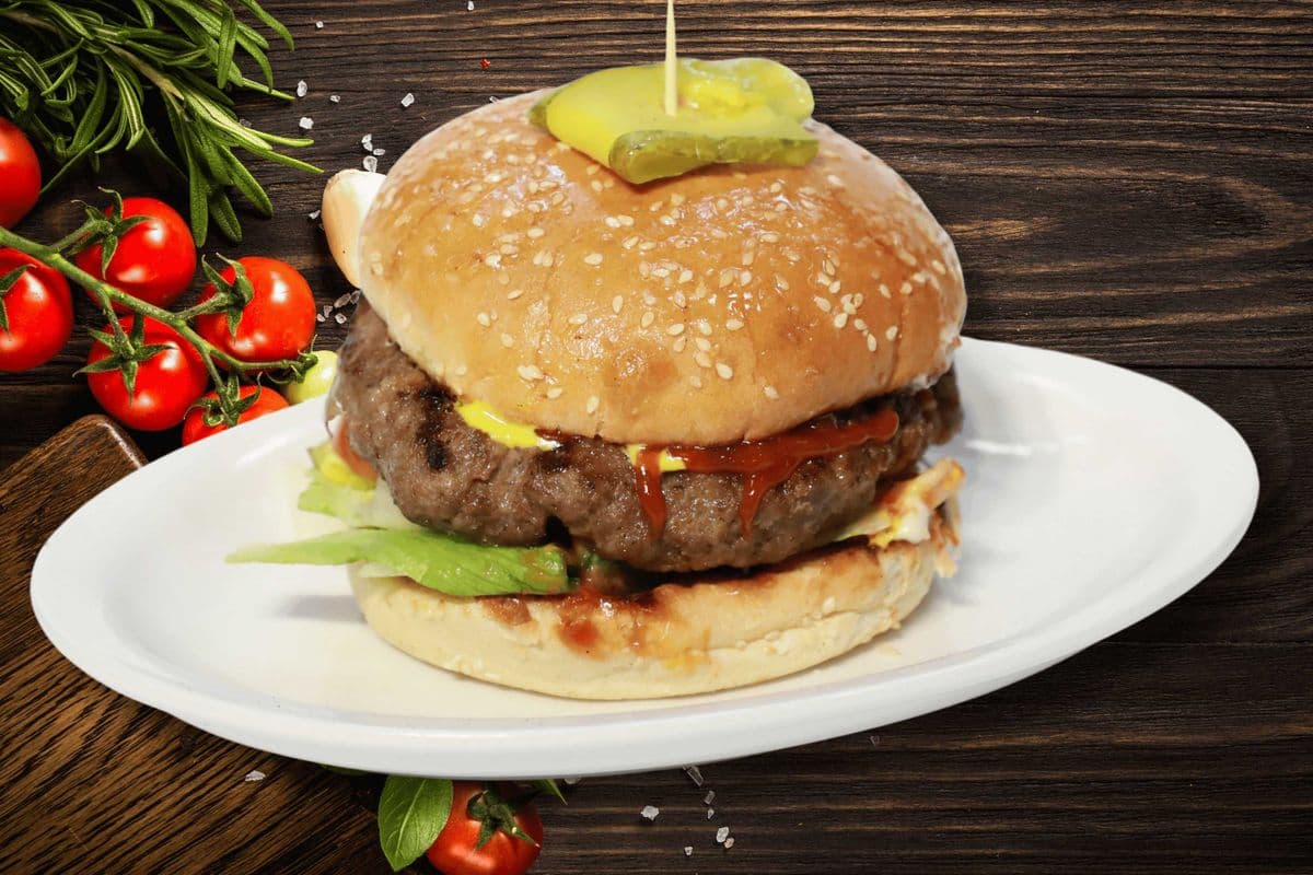 Homemade Burger (8 oz)