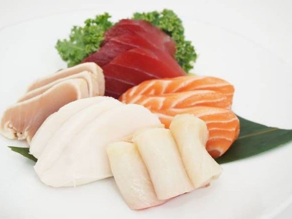 Sashimi Boat (15 pcs)
