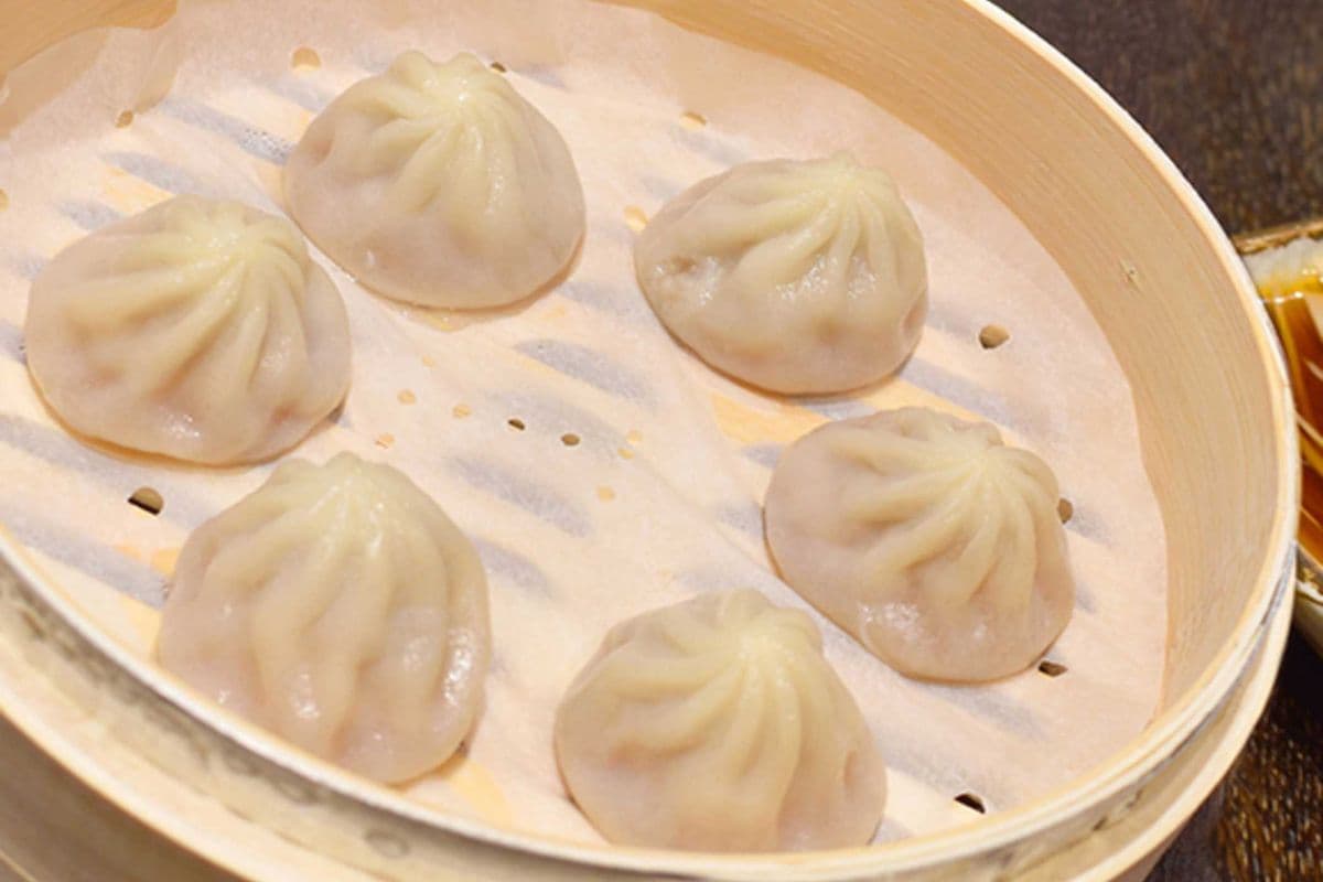 Steamed Pork Soup Dumplings 小籠包